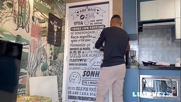 Vizinho Hétero Casado, veio pedir um copo de Leite, e saiu com o rabo cheio !!!