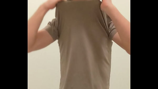 Webslut StrippedShawn Gives Himself a Facial