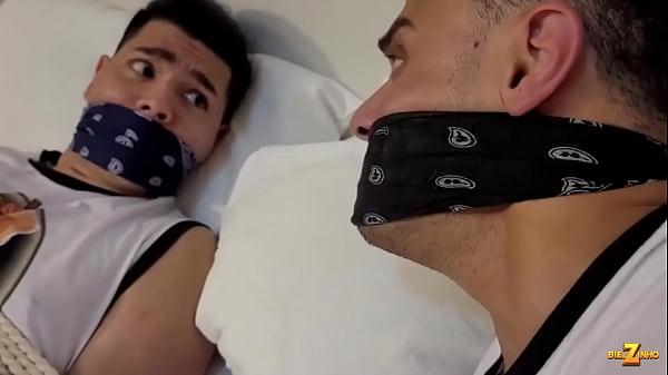 Bondage – Amarrados e na Vontade