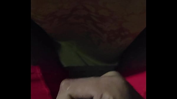 Me masturbo viendo porno