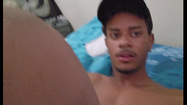 Novinho amaciando a cuceta