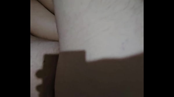 O coroa de 62 anos adora o cuzinho do menino mais novo