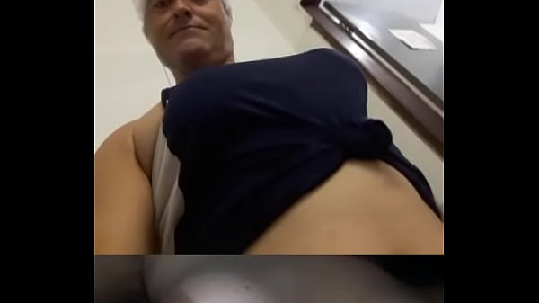 Olha quês tetôna que eu tenho gostosas de chupar